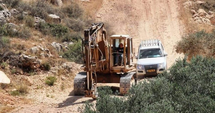 IOF seizes bulldozers, equipment from W. Bank quarry