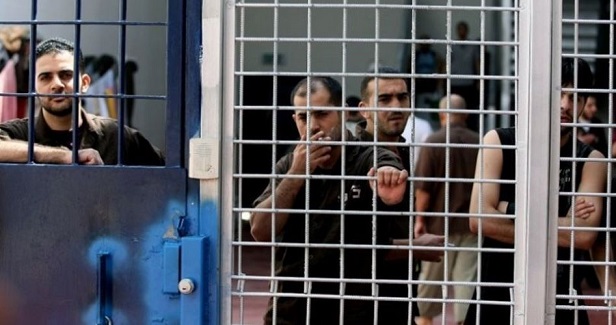 Palestinian prisoners ready for general hunger strike