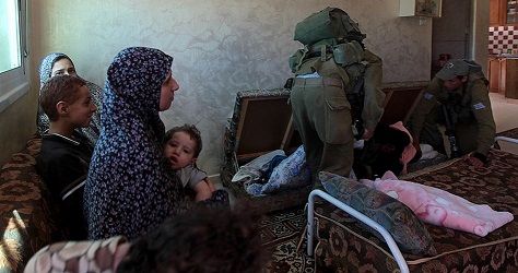 IOF raids homes at dawn in Awarta town