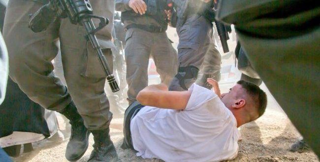 Jerusalem: IOF demolish print-house, assault residents in the area