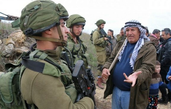 Israeli Forces Detain Activists, Journalists near Hebron