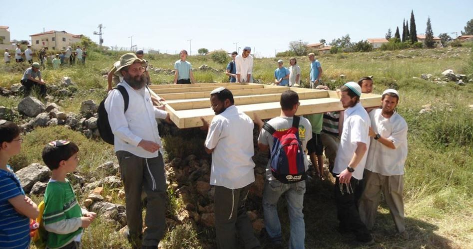 Intensive presence of settlers in previous outpost south of Jenin