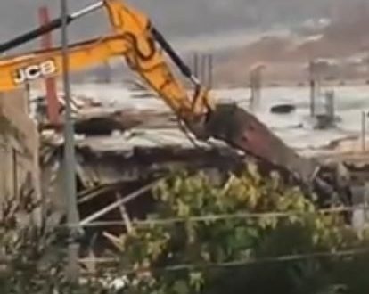 Israeli Bulldozers demolish two houses in Jerusalem