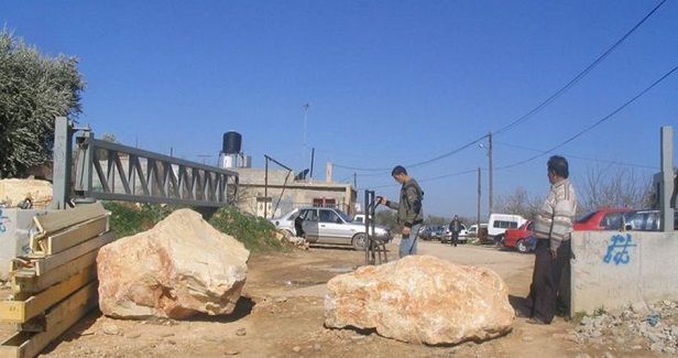 IOF closes main road to W. Bank village of Kifl Haris