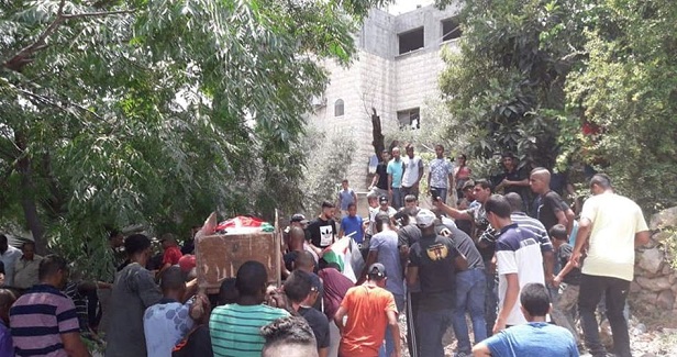 Palestinians in Tulkarem bid farewell to Martyr Anbar