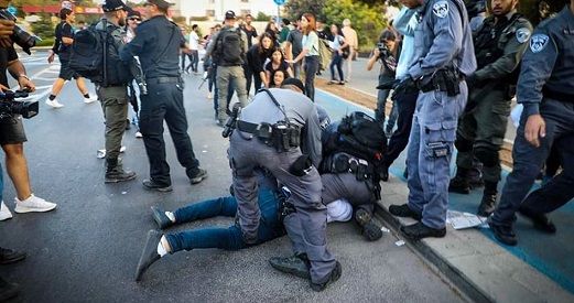 Israeli forces attack protest in Jerusalem, arrest activists