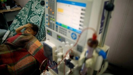 Gaza: Warnings of deterioration in health, education services over PA employee cuts