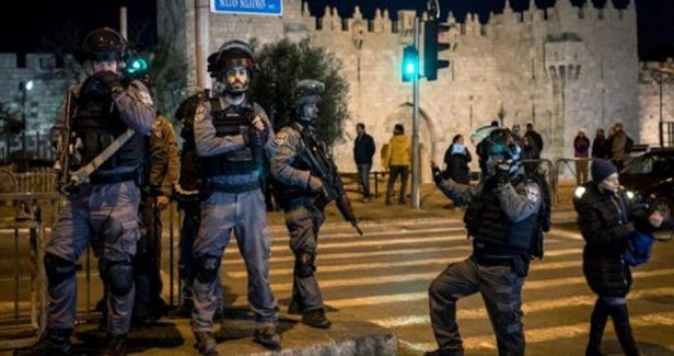 Jerusalemite injured in renewed police violence in Bab al-Amud