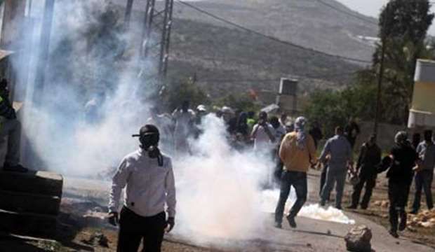 Israeli police fire teargas at Palestinian citizens in Silwan