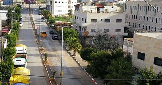 Waste-laden Israeli trucks caught on Palestinian land in Salfit