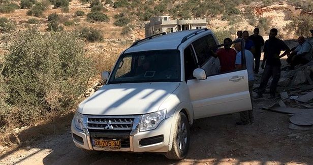 IOF delivers stop-work orders against homes in Masafer Yatta