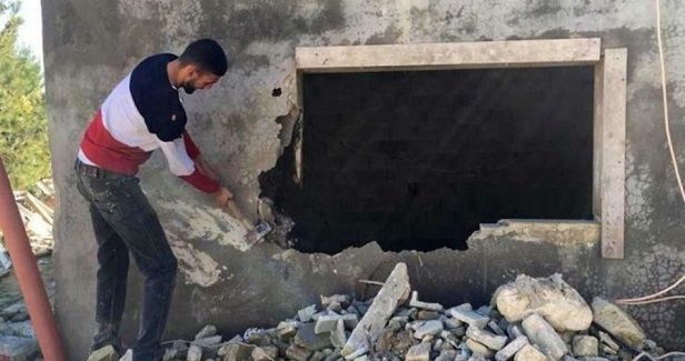 IOA forces Jerusalemite to self-demolish his house