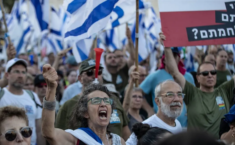 Israel Air Force reservists threaten to stop volunteering over judicial overhaul