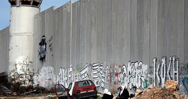 Israel begins building new security wall in the West Bank