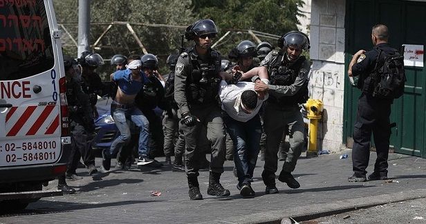 8 Jerusalemites injured in clashes with Israeli police