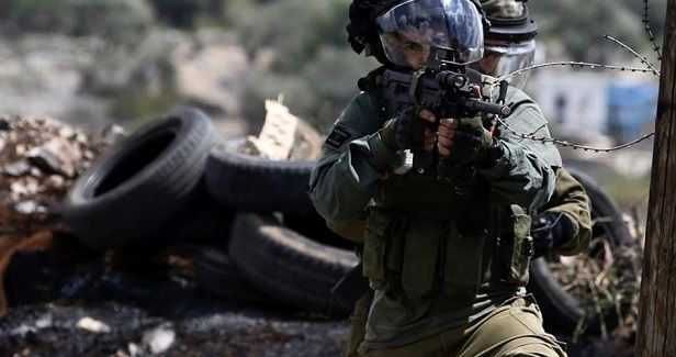 Israeli forces shoot 10-year-old child in Qalqilya