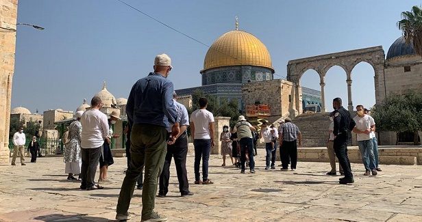 Israel bans Jewish settlers' raids into Aqsa until end of Ramadan