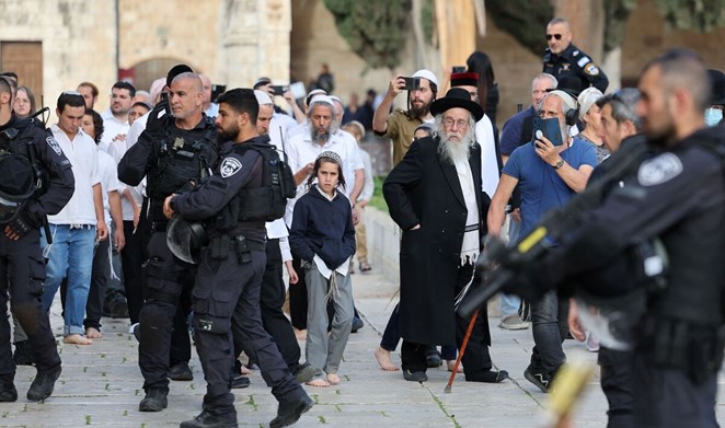 Israeli police assault Muslims as settlers defile Aqsa Mosque