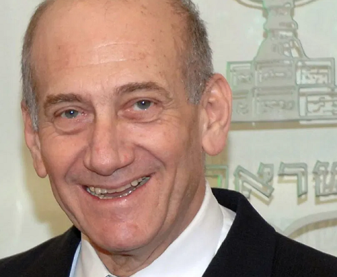 Netanyahu blasts ex-Israel PM meeting at UN to resist �peace plan�