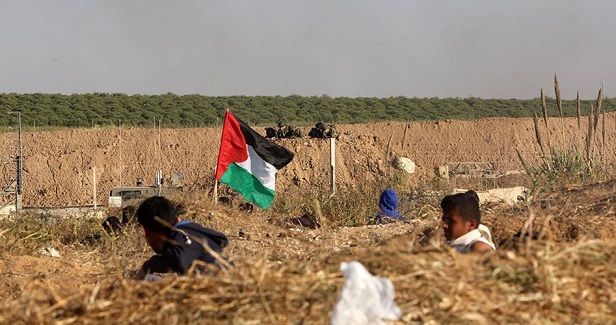 Israeli forces arrest 3 Palestinians on Gaza border