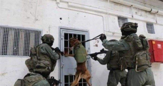 Israeli suppression forces raid section 4 of Rimon prison