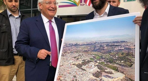 Erekat: Freedman�s acceptance & smile to Temple Mount instead of Al Aqsa is shameless