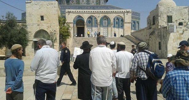 Temple groups call for turning Bab al-Rahma into synagogue