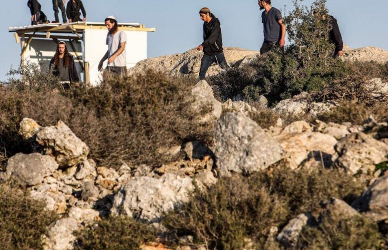 Two citizens wounded in settler attack in eastern Ramallah