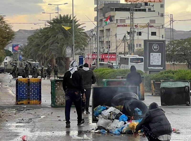 إصابات واعتقالات خلال اشتباكات مع الاحتلال بمخيم عقبة جبر