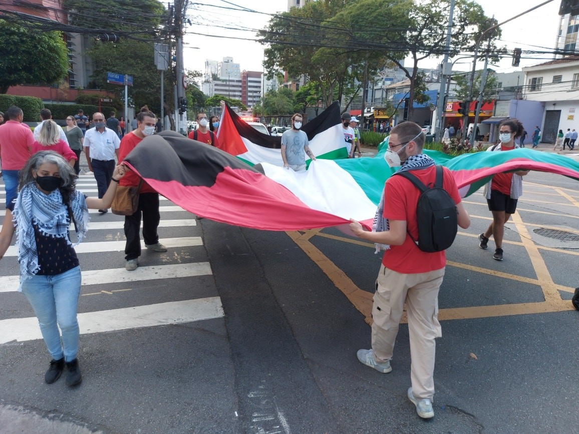 تظاهرة أمام سفارة الكيان الإسرائيلي في ساوباولو البرازيلية احياءً ليوم الأرض