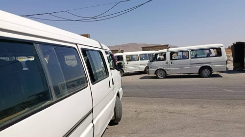 ارتفاع أجور المواصلات يزيد أعباء المعيشة على أهالي مخيم خان دنون