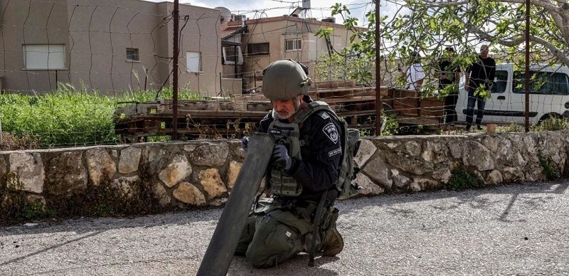 صحيفة: إطلاق الصواريخ من جنوب لبنان تم بالتنسيق .. ومسؤولون إسرائيليون ينفون