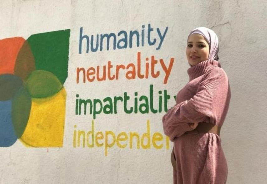 معلمة فلسطينية بالأردن تفوز بجائزة مؤسسة “Earth Prize” العالمية