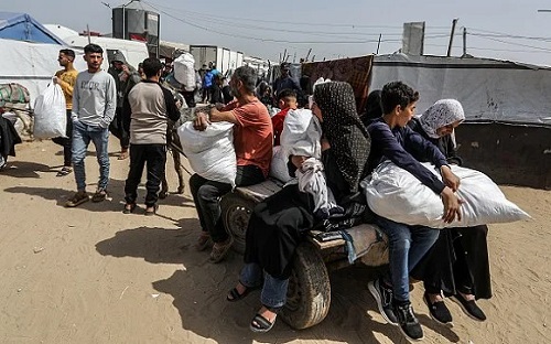 غزة بعد ثلاث سنوات من الحرب: أكثر من 71 ألف يتيم و258 ألف أسرة نازحة في مراكز الإيواء