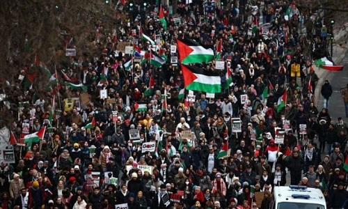 مئات الآلاف يتظاهرون في لندن في “يوم التحرك العالمي” تنديدا بالعدوان وتضامنا مع غزة