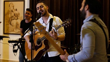 فرقة «أوسبري في» بغزة تسخّر موسيقى الروك لخدمة القضية الفلسطينية