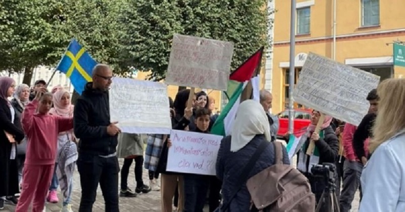 فلسطينيو العراق في السويد يتظاهرون للمطالبة بحق الإقامة