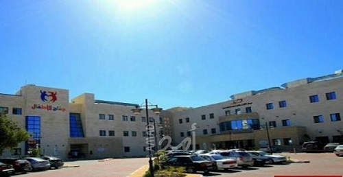 جيش الاحتلال يقتحم ساحة مجمع فلسطين الطبي وينشر قناصته بمدينة رام الله