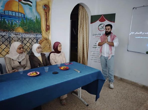 فعالية في مخيم خان الشيح لإرشاد الطلبة الفلسطينيين إلى التخصصات الجامعية