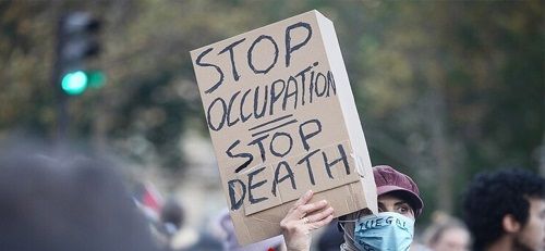 مسيرة صامتة بدعوة من أوساط ثقافية في باريس من أجل السلام