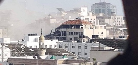 محدث- 4 شهداء وعدة إصابات في القصف الإسرائيلي ببلدة بيت لاهيا ومدينة غزة - صور