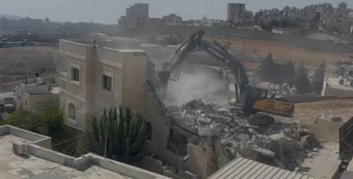 الاحتلال يستكمل هدم منازل لعائلة عبد الله في الطور شرق القدس