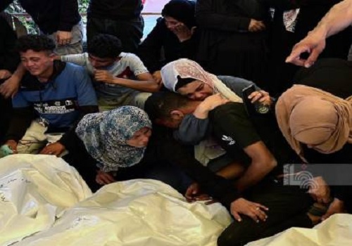 شهيدان وجرحى بخان يونس وقصف مدفعي شرق غزة