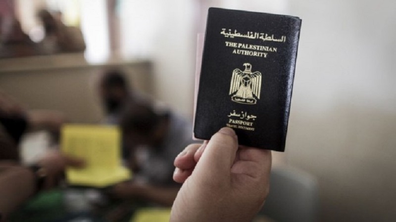 السفارة غير مسؤولة عن تسليم الجوازات والداخلية الفلسطينية تزيد التعقيدات