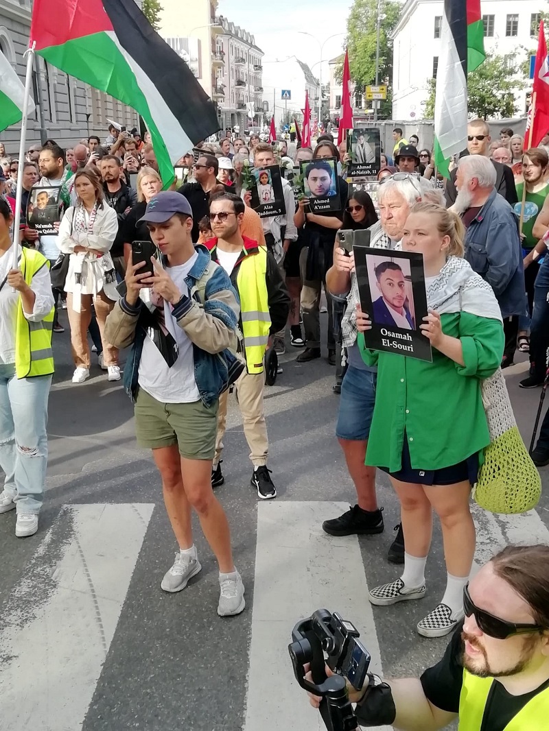 تظاهرة حاشدة أمام السفارة الإسرائيلية في العاصمة النرويجية أوسلو.