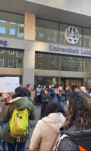 الجالية الفلسطينية في هولندا تدين قرار إدارة جامعة لايدن