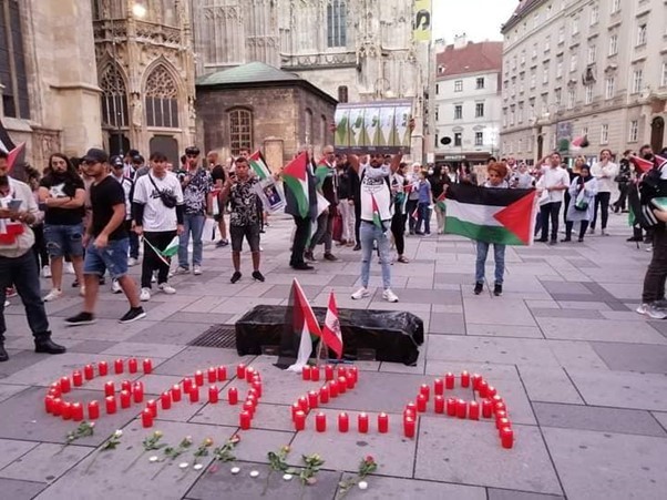 وقفة تضامنية مع قطاع غزّة في العاصمة النمساوية فيينا
