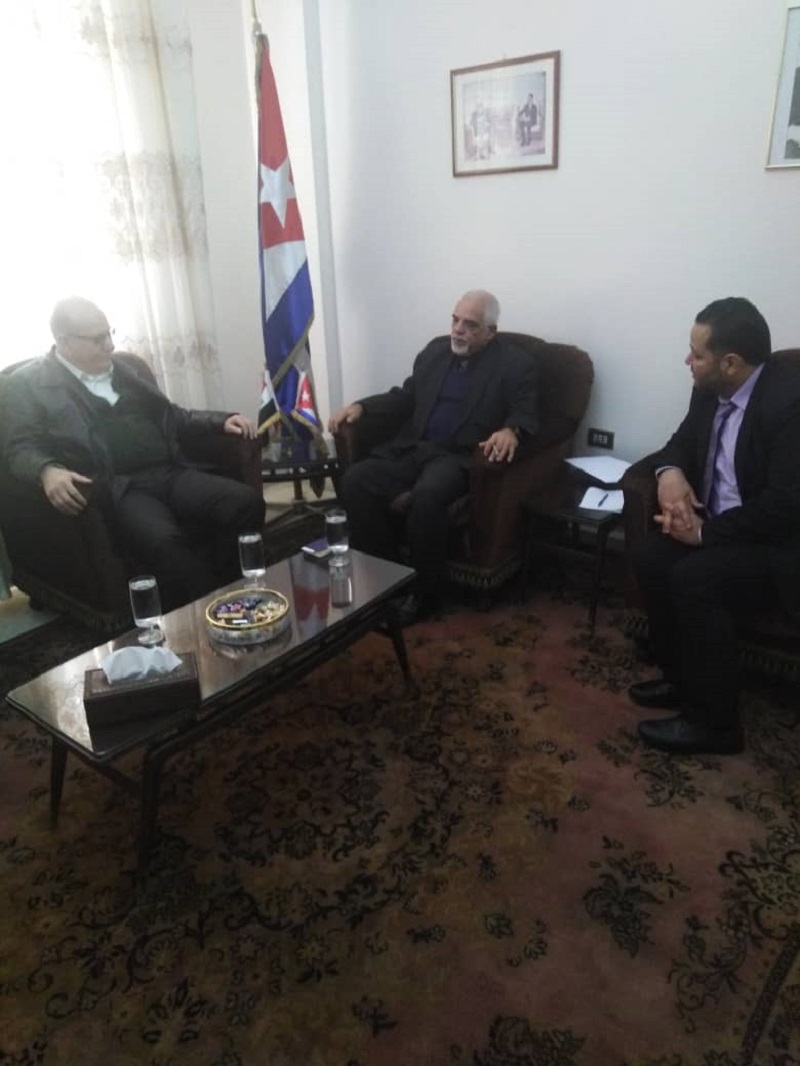 السفير الكوبي في دمشق يستقبل وفد الجبهة الديموقراطية برئاسة الرفيق فهد سليمان نائب الامين العام.