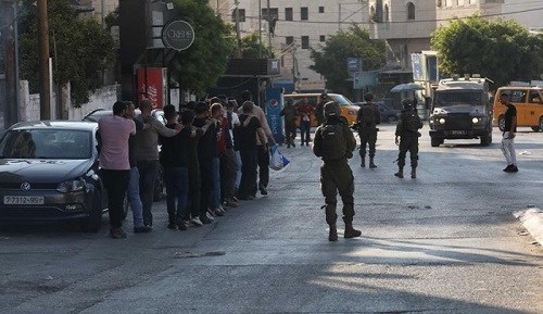 الاحتلال يعتقل نحو 50 مواطناً بالضفة وإصابة 4 مزارعين باعتداء للمستوطنين قرب سلفيت