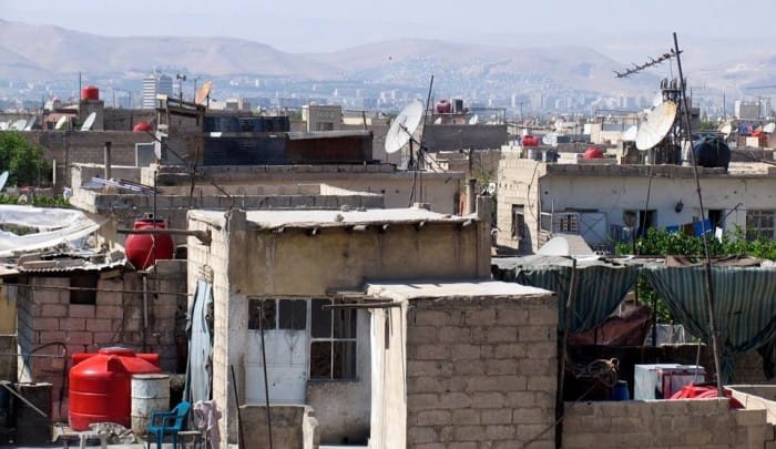 مخيم جرمانا: 60 ألف ليرة يومياً لتأمين المياه.. أزمة تثقل كاهل الأهالي في حي التحرير